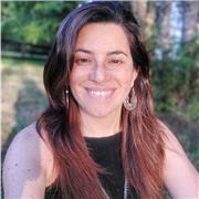 Profesora de yoga con experiencia en clases de yoga online